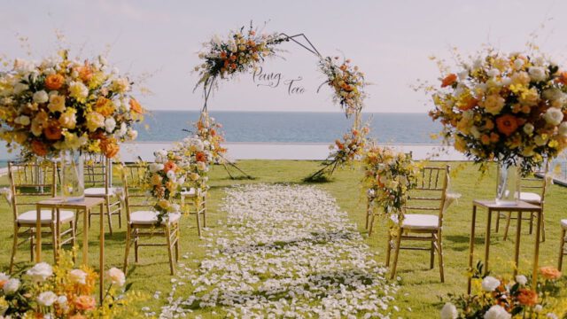 Destination wedding at Impiana Phuket – Pang & Tao